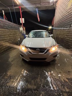 2017 Nissan