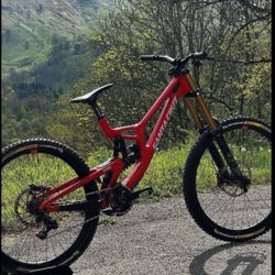 Santa Cruz V10 Read Description