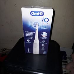 Oral B