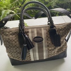 Clean Coach Bag In Excellent Condition 