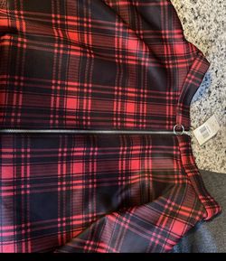 HOT TOPIC RED/ BLACK PLAID O-RING SKATER MINI SKIRT  SIZE medium  NEW