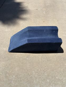 Leg wedge pillow