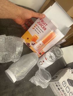 Portable Blender juicer  - Stainless Steel Blades - Portable Blender For Smoothies - Fruit & Vegetable Juicer - Ideal for Travel, Sports, and Kitchen 