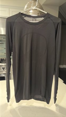 Lululemon Long Sleeve Athletic Top