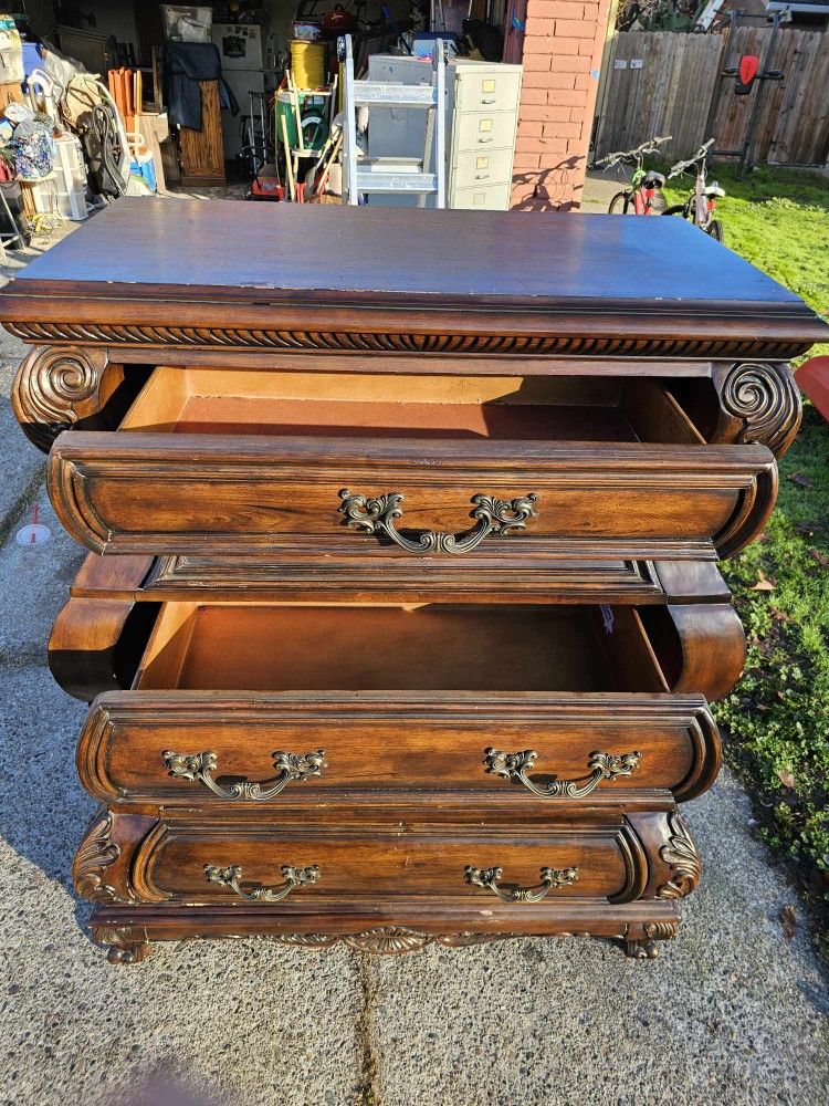 Beautiful Tall Solid Wood 5 Drawer Dresser.56in Tall, 47in Wide 19in