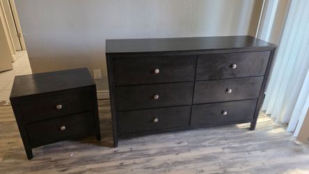 Dresser set