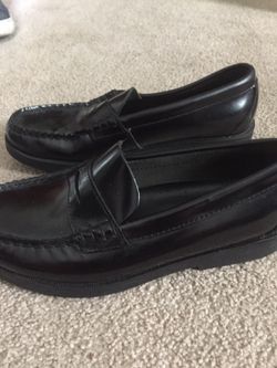 New Boys Sperry school shoe sz 2
