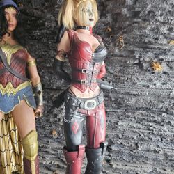 Batman Arkham  City Harley Quinn Life Size Statue Neca