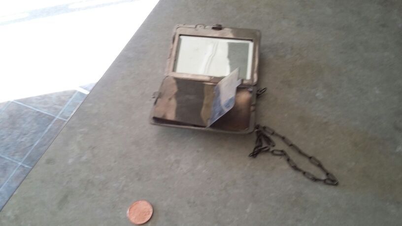 Vintage compact / purse