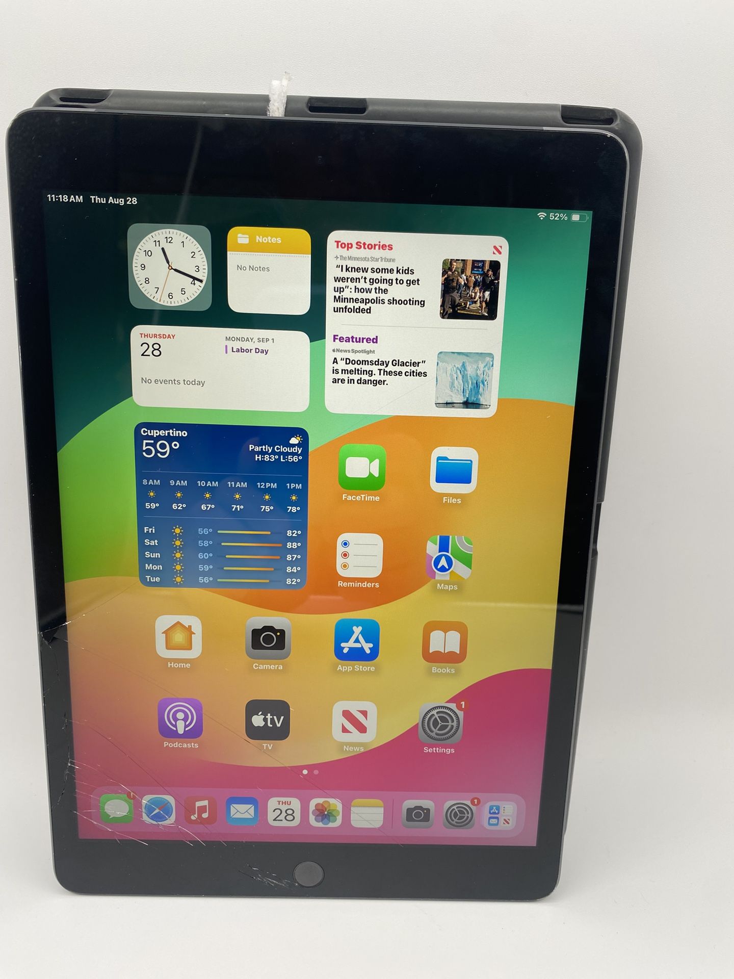 Apple iPad 9th Gen 64GB Wi-Fi + 5G Unlocked 10.2 in Space Gray Screen Cracked