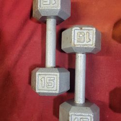 SET OF 15LB.  HEXHEAD DUMBBELLS TOTAL 30LBs 
11525 S HALSTED DUNKIN DONUTS/7111.S WESTERN WALGREENS 
30$  CASH ONLY AS IS 
