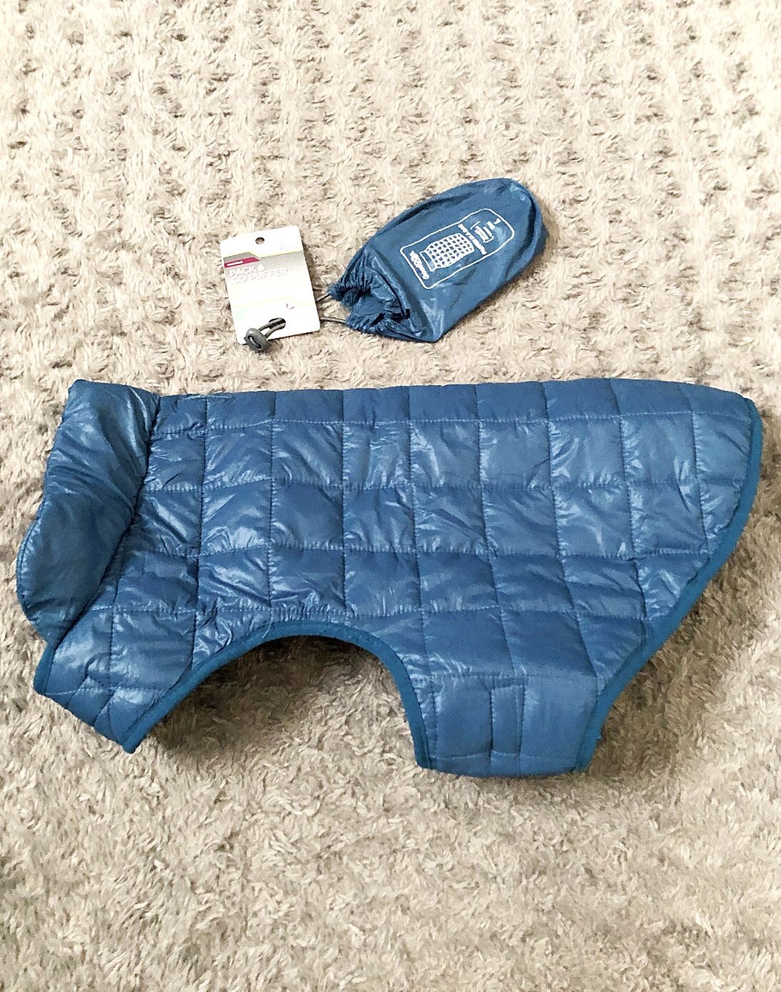 New! Dog Puffer Jacket Paid $25 size L Pack & Go! Warm Light Weight jacket. Measures 17-19in Brand new never used with tags!