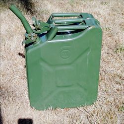 Jeep green 20L gas can