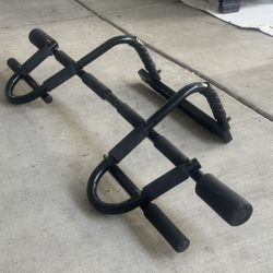 multi-functional doorway pull up bar