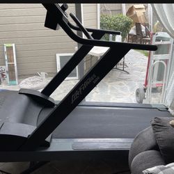 Treadmill Lufefutness 450  In Great condition 