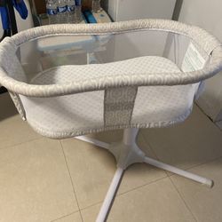 Halo:  Bassinet Swivel Sleeper