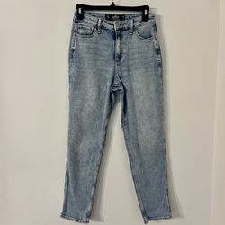 Hollister Curvy High-Rise Mom Jeans 3R W26 L27 NWOT