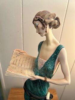 Giuseppe Armani figurine 18” lady with book