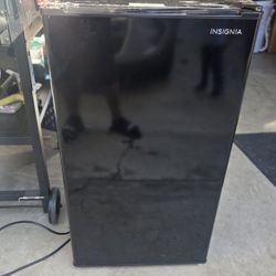 Insignia Mini Fridge 