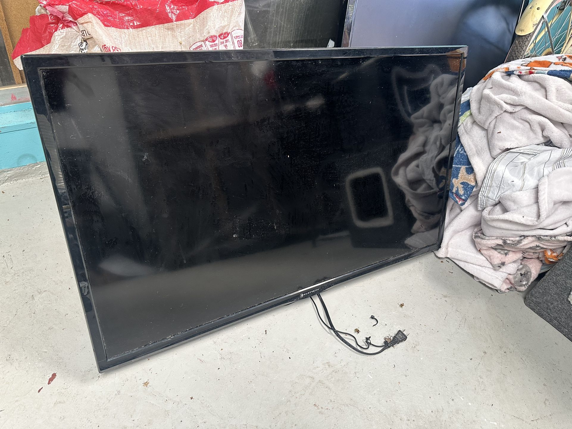 Good Tv. 32 Inch. Works Good.
