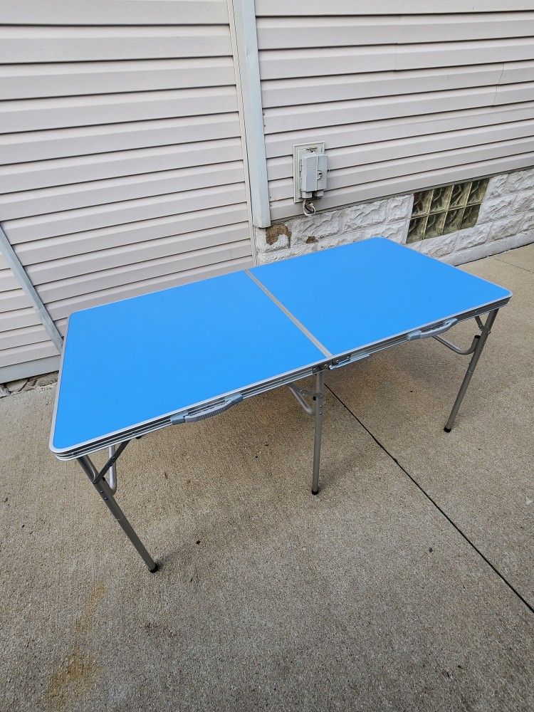 Folding Table