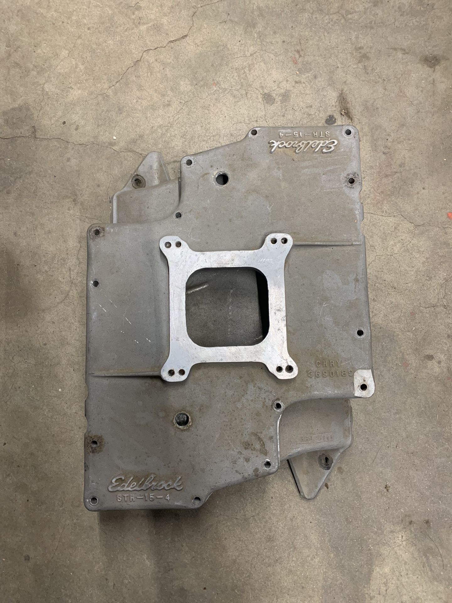 Edelbrock Sft-15-4 Intake