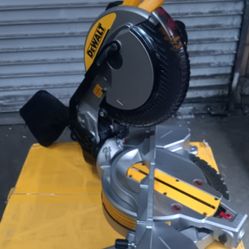 DEWALT
15 Amp Corded 10 in. Compound Single Bevel Miter Saw