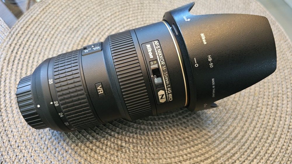 Pristine condition Nikon FX 16-35mm f/4G ED VR
