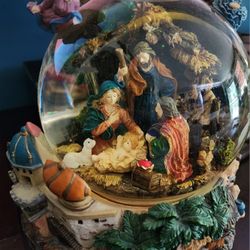 Nativity Snow Globe