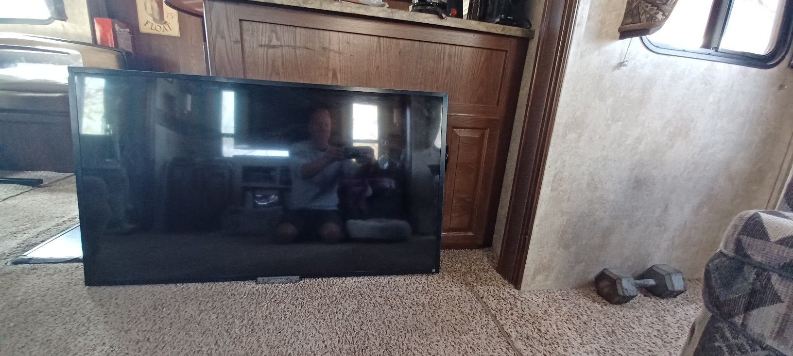 SONY 47" BRAVIA TV W/REMOTE