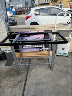 Free glass top desk completely free.