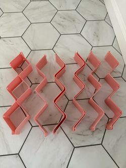Pink Plastic Zigzag Drawer Organizer Dividers