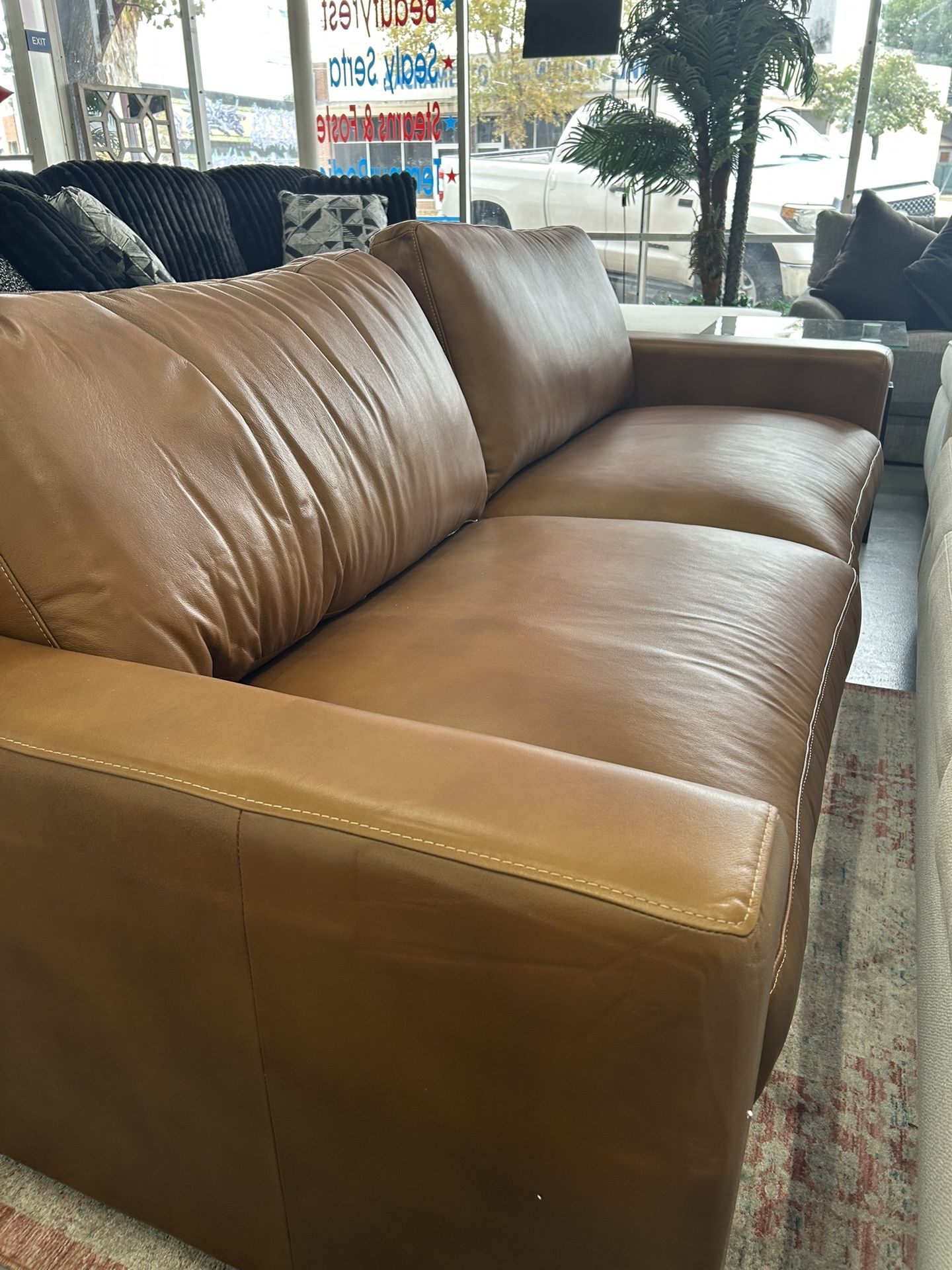 Top Quality Leather Sofas Available, Same Day Delivery