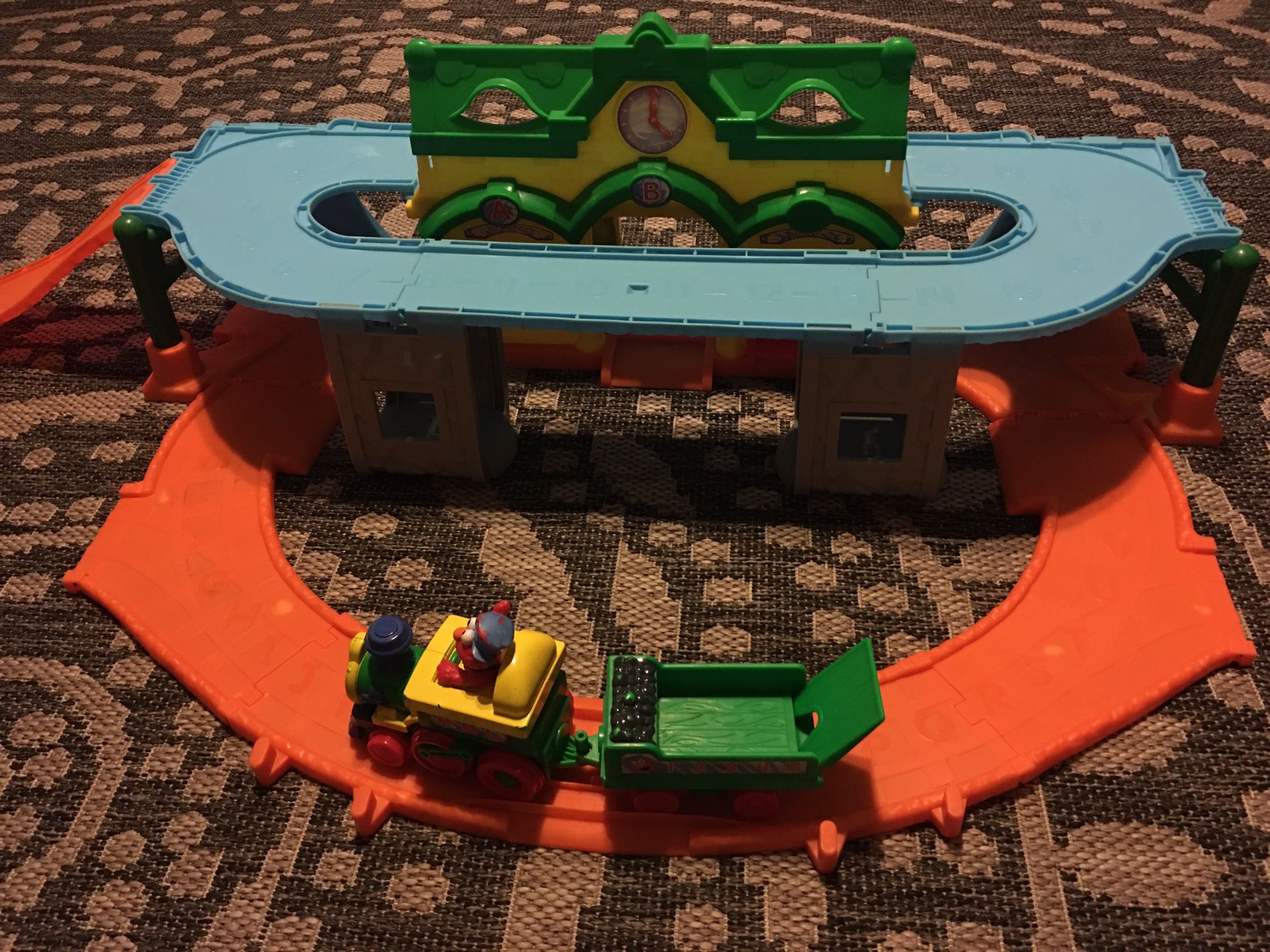 Free Elmo train station play set
