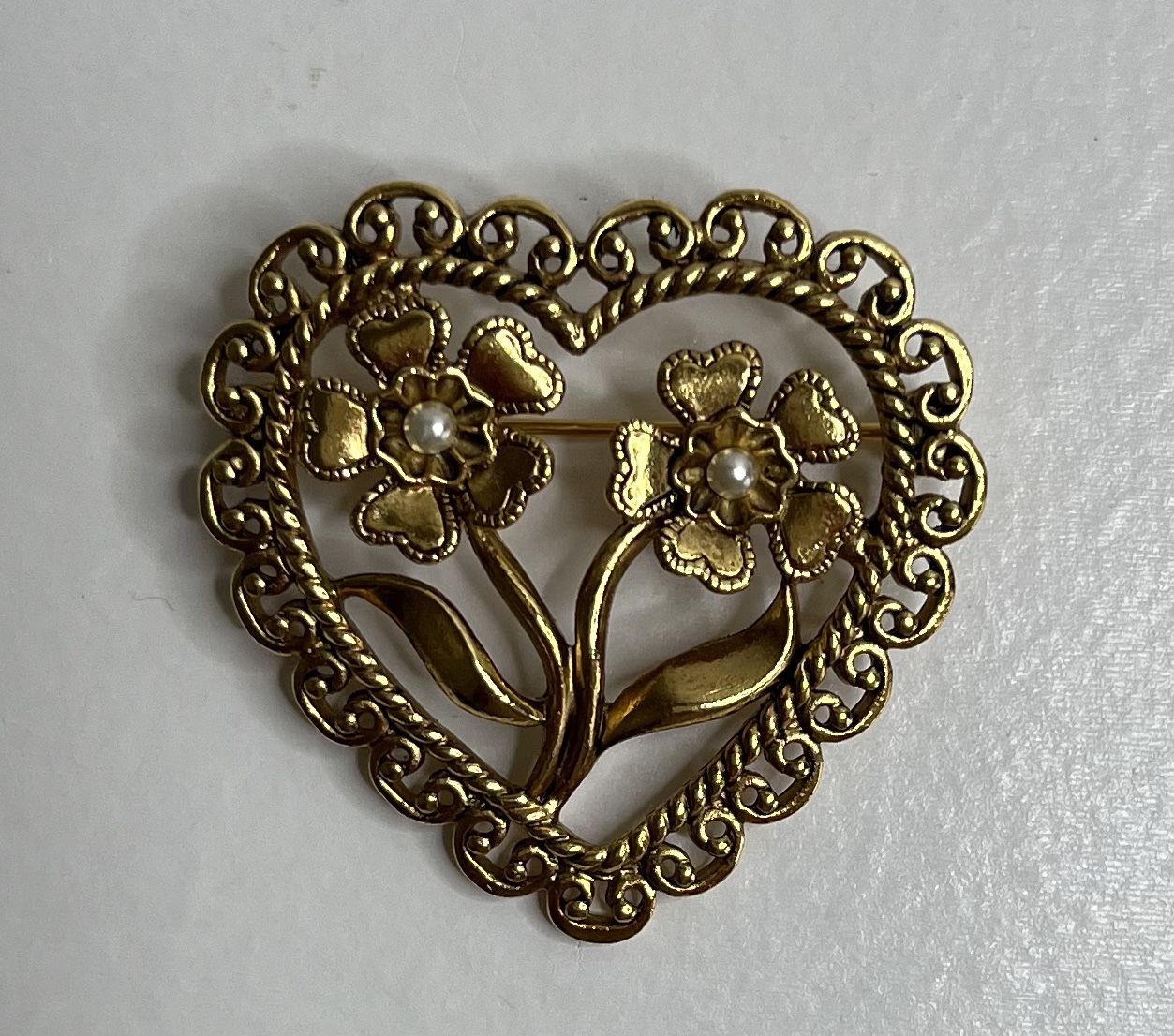 Vintage Gold Tone Heart Brooch Pin With Two Flowers And Faux White Pearls Filigree Edges