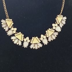 Beautiful Vintage Choker Necklace (Costume Jewelry)