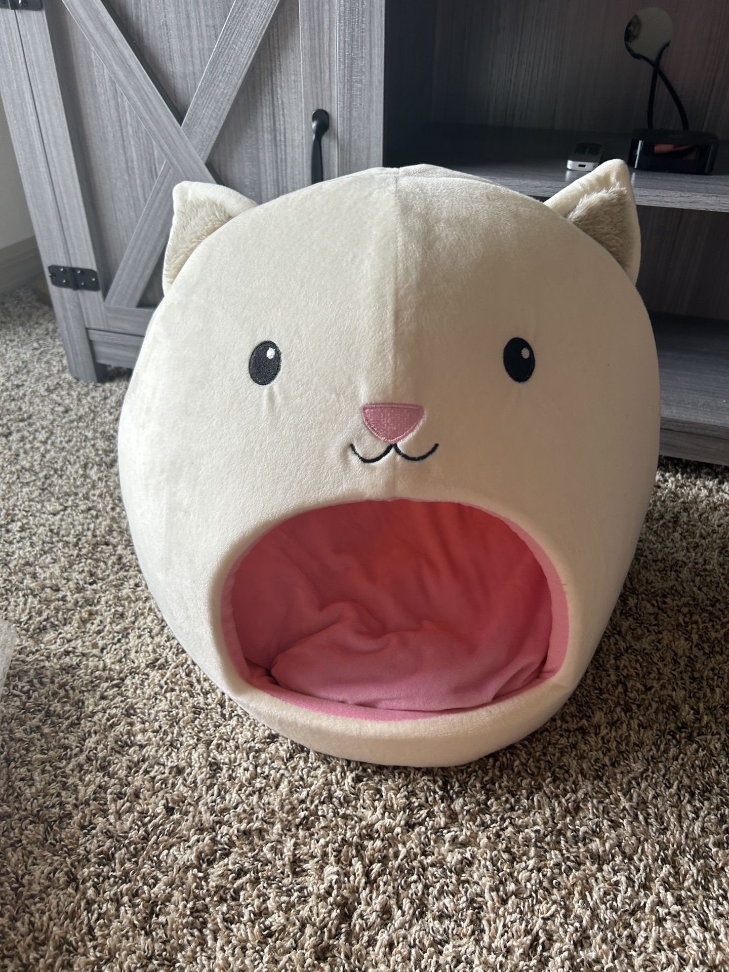 White & Pink Cat Bed 