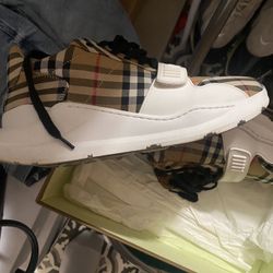 Burberry Size 43