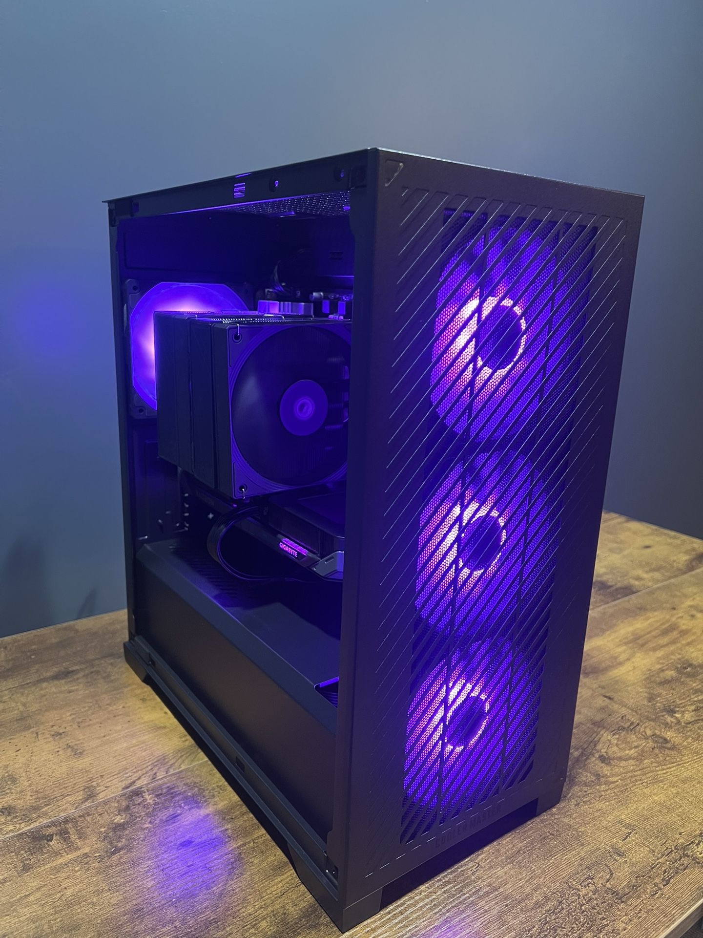 Custom Gaming PC – RX 9060 XT 16gb | Ryzen 5 7500F | 32GB DDR5 – $1,200