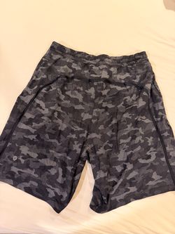 Lululemon men’s large shorts