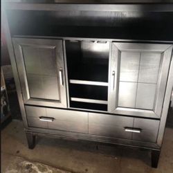 Dinning Room Server/ Storage ( Wine 🍷 Glasses) 