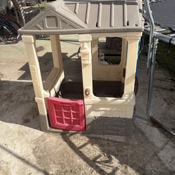 Kids play house