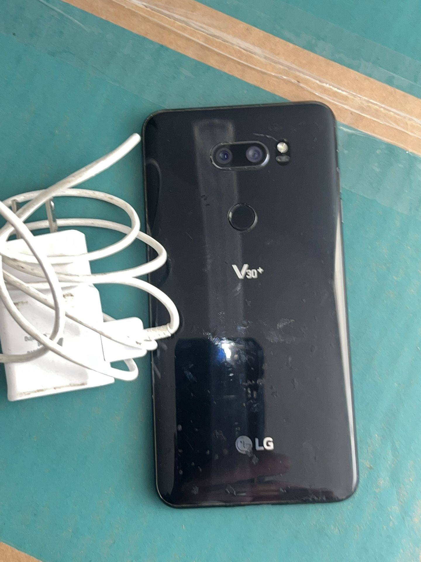LG V30 +