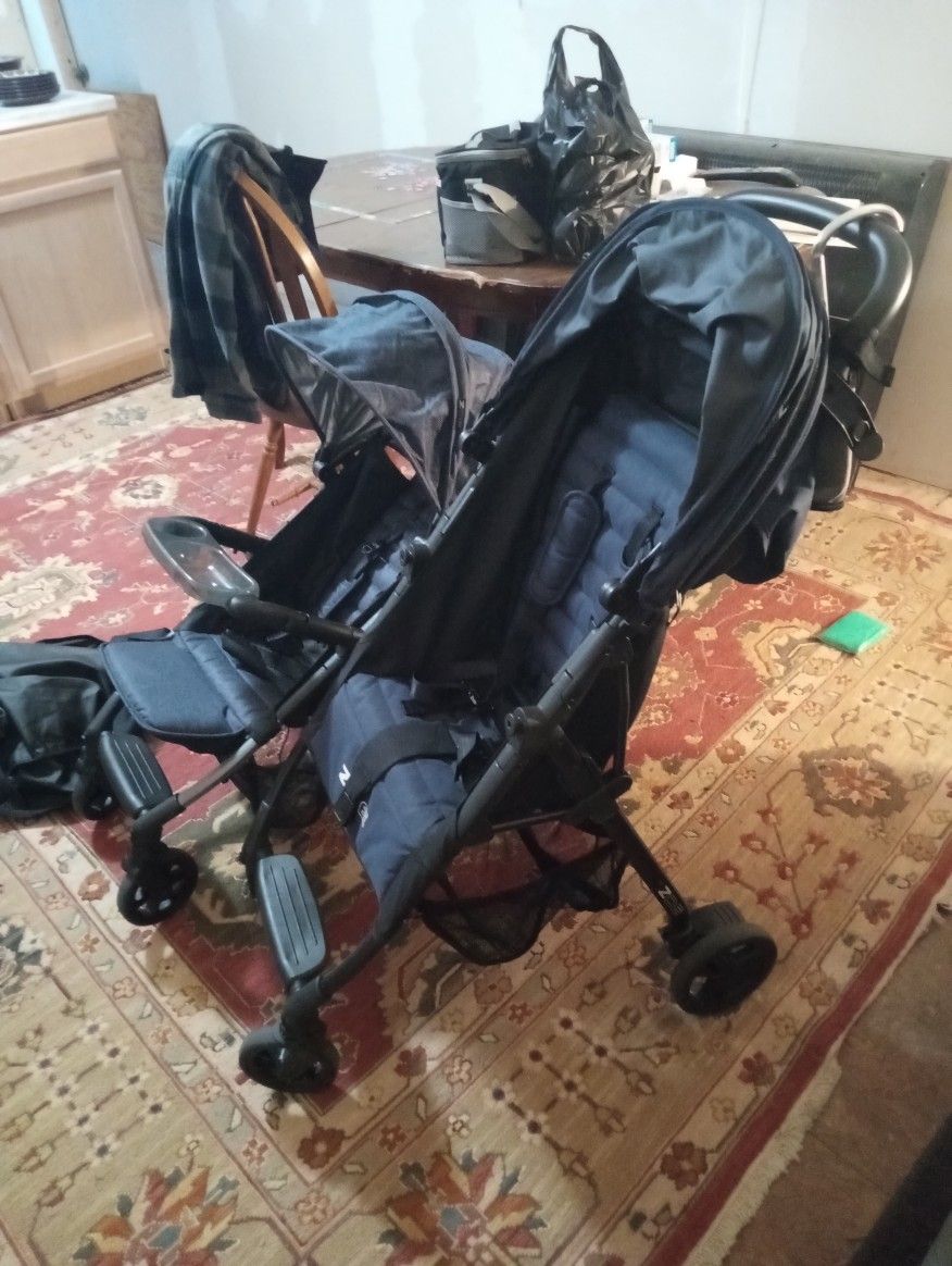 Zoe Touring Stroller 2 PCs Navy Blue Clean W/Mommy Hook
