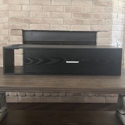 Contemporary Black Floating Vanity Desk with 1 Drawer and Silver Handle. Contemporary.