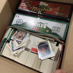 Tons Of Baseball Cards  