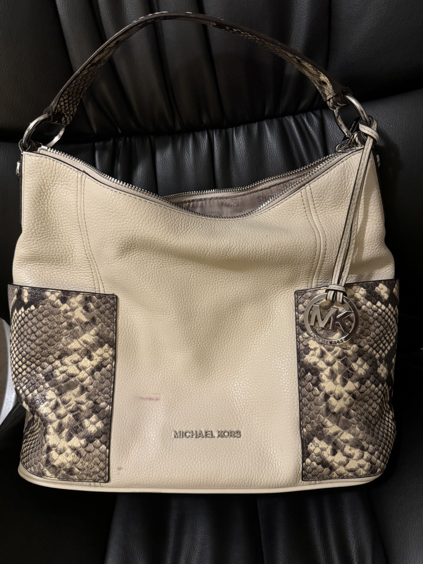 Michael Kors Off White & Snake Skin Handbag With 2 Exterior Pockets & 6 Interior Pockets