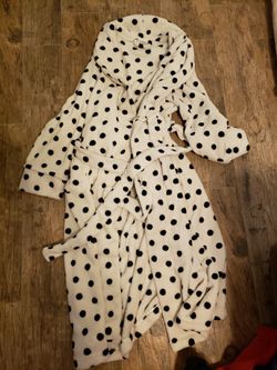 Croft & Barrow size Large robe. Price 10.00