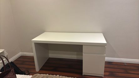 White Desk