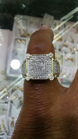 10k Gold Diamond Ring .53 ct Diamonds 7.1 grams